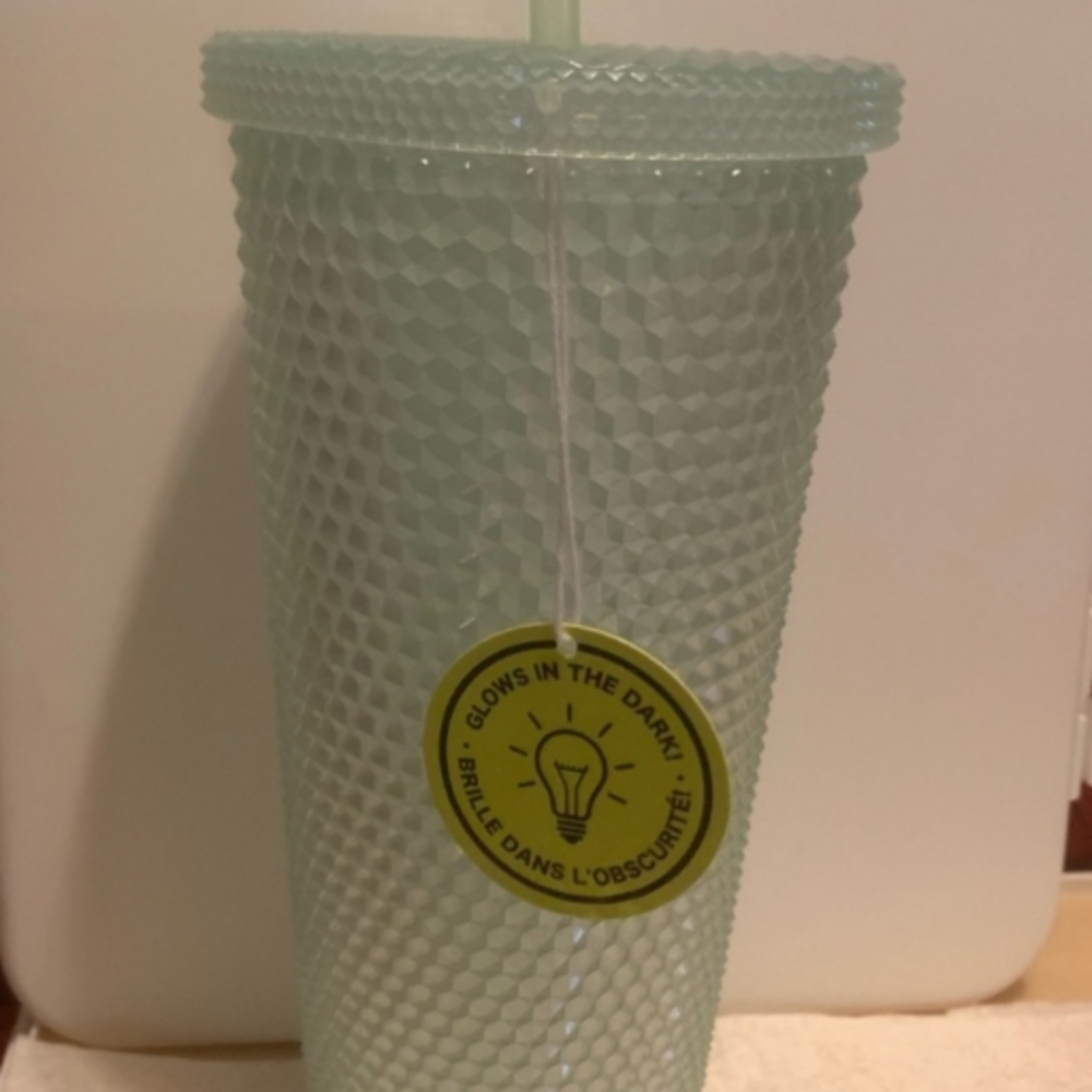 Glow in the Dark 24 oz Cup with lid straw light mint green BPA free. NEW NWT
